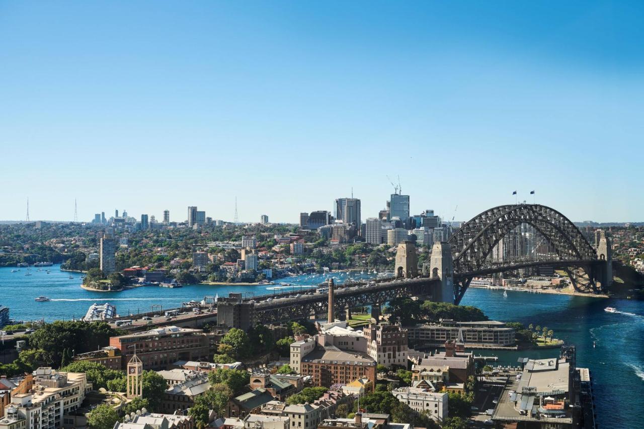 Sydney Harbour Marriott Hotel at Circular Quay Eksteriør bilde View of the Sydney Harbour Bridge from the west