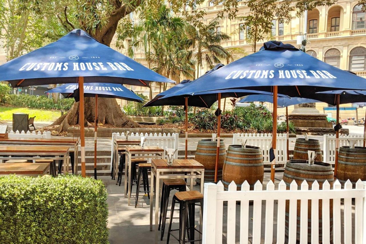 Sydney Harbour Marriott Hotel at Circular Quay Eksteriør bilde The beer garden at the Duke of Brunswick Hotel