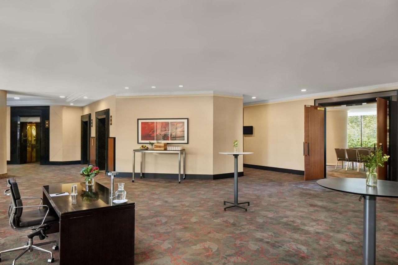Sydney Harbour Marriott Hotel at Circular Quay Eksteriør bilde The lobby of the hotel