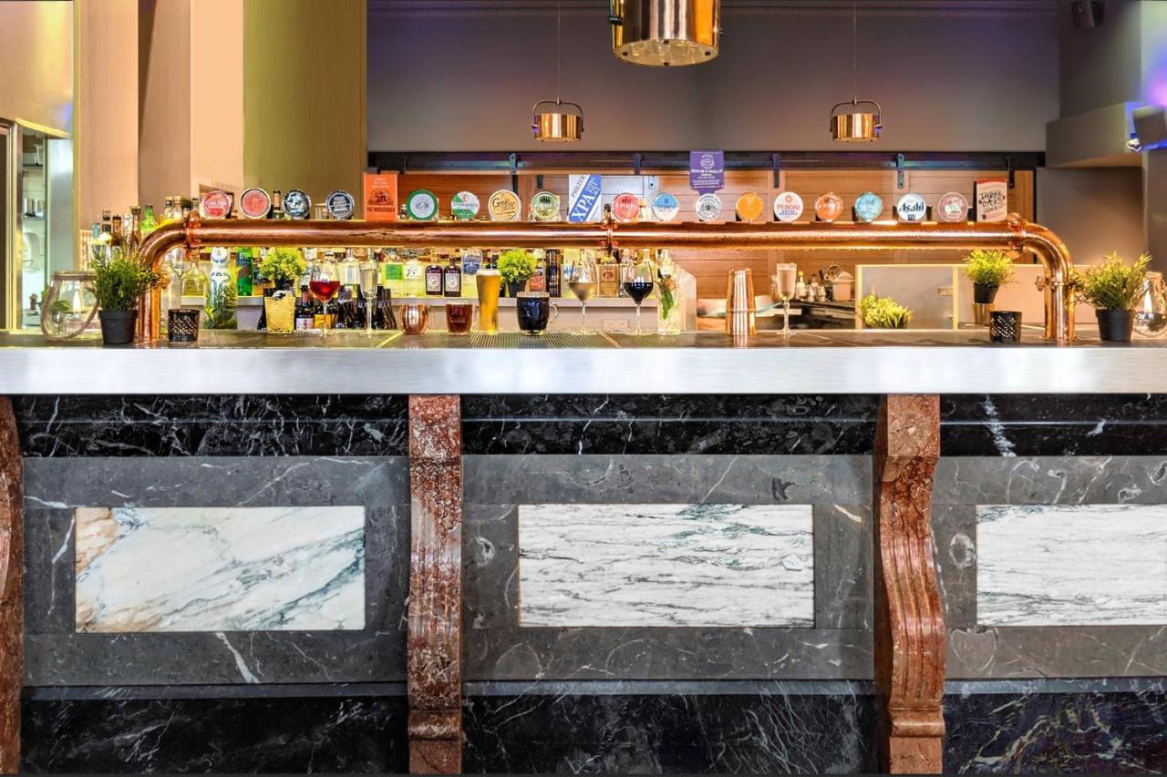 Sydney Harbour Marriott Hotel at Circular Quay Eksteriør bilde The bar at the hotel