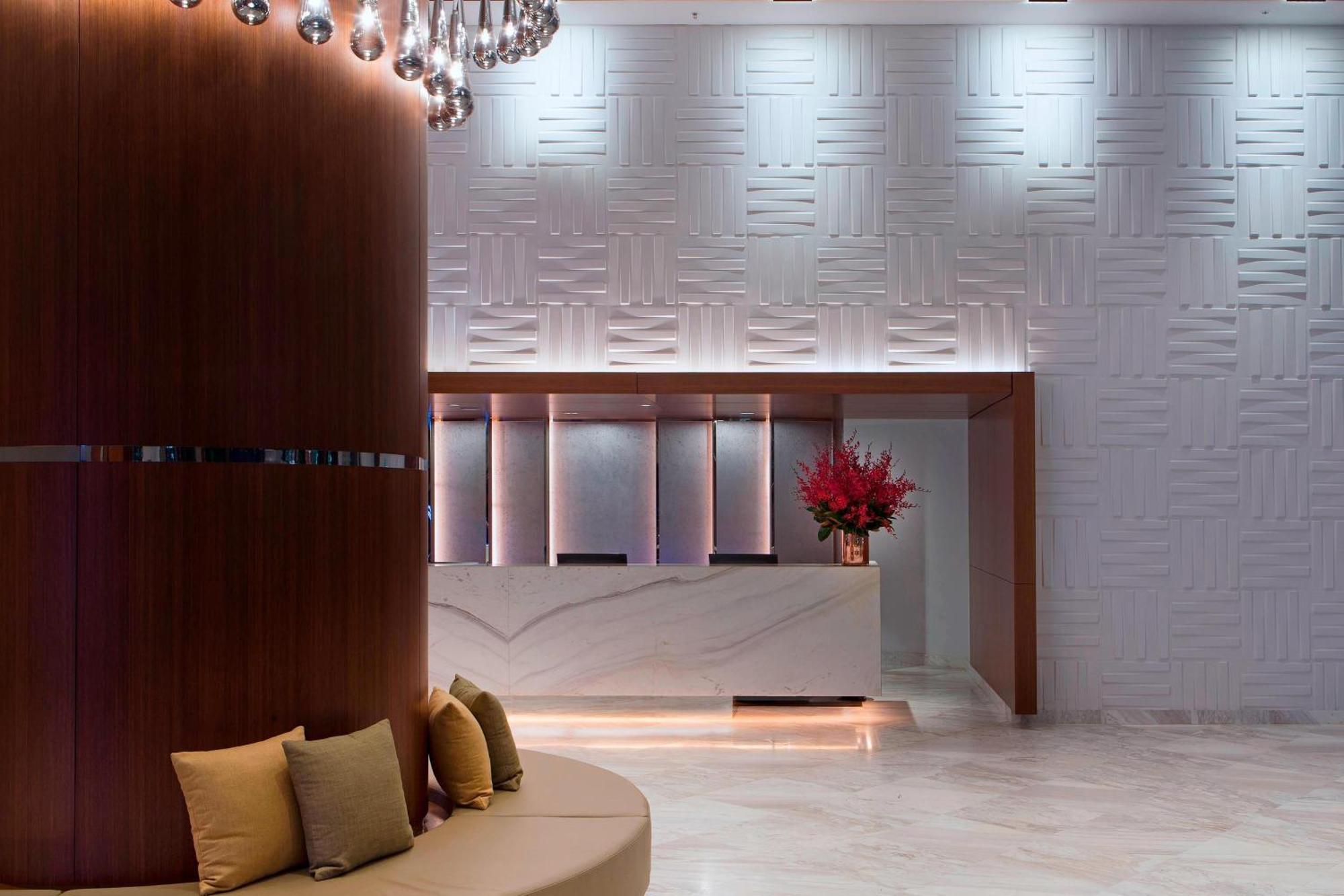 Sydney Harbour Marriott Hotel at Circular Quay Eksteriør bilde The lobby of the hotel